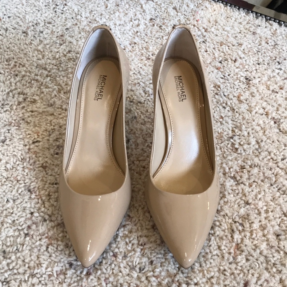 NWT Michael Kors heel